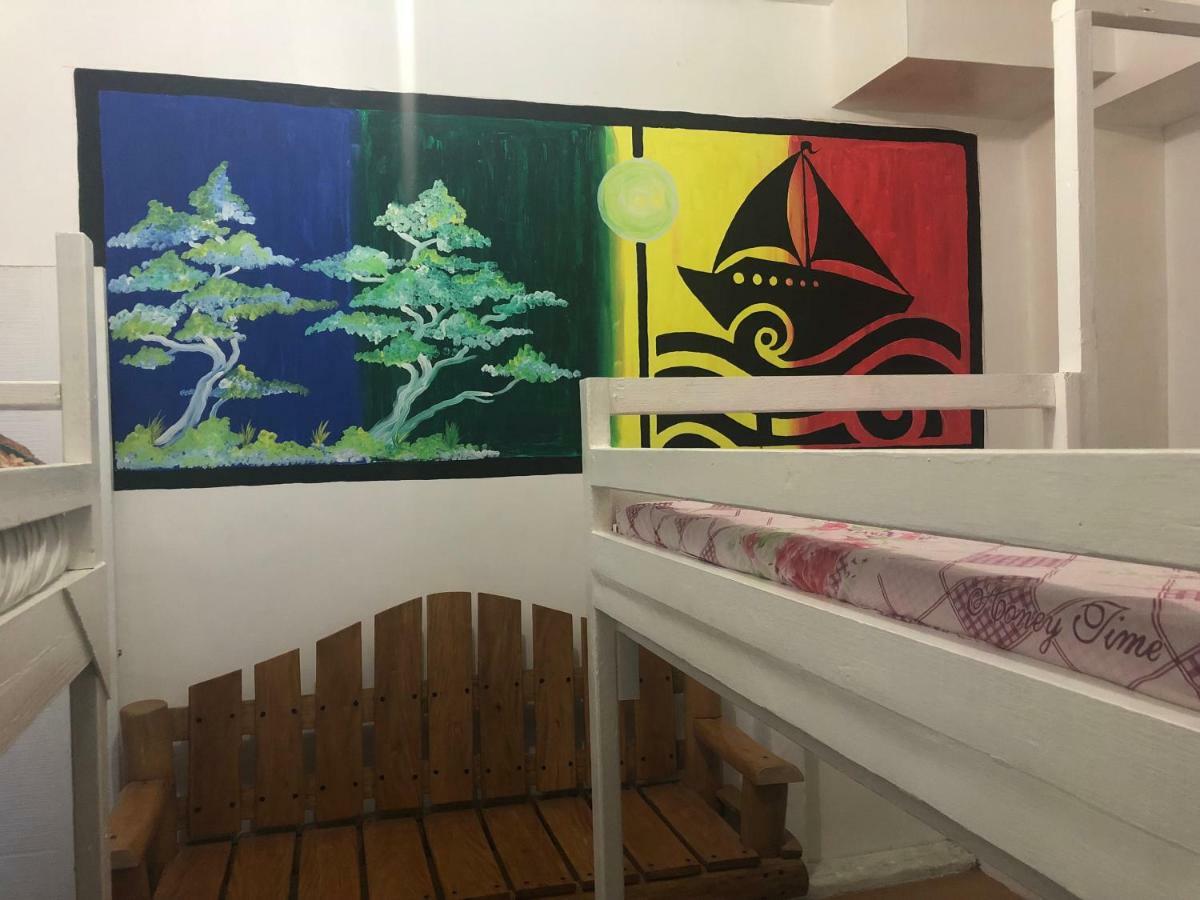 بيت شباب Paddy Bar Backpacker And Dive Center بويرتو غاليرا المظهر الخارجي الصورة